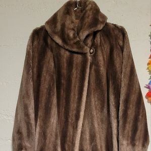 1960s Vintage Faux Fur Coat like New